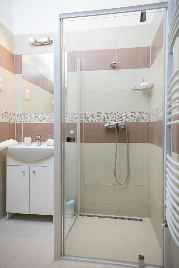 Forras Apartman Eger Exteriör bild